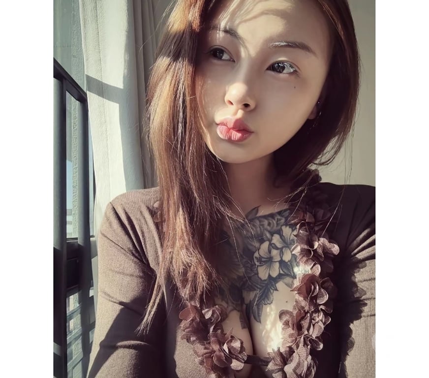 Escorts Essex Thurrock - Essex - Photos for 🌹 Elegant Companion · Confidential & Caring 🌹