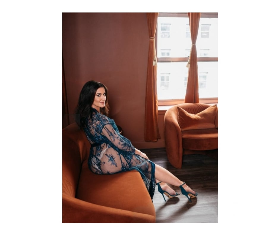 Escorts Kent Tonbridge and Malling - Photos for Sabrina, The most passionate kisses for your complete