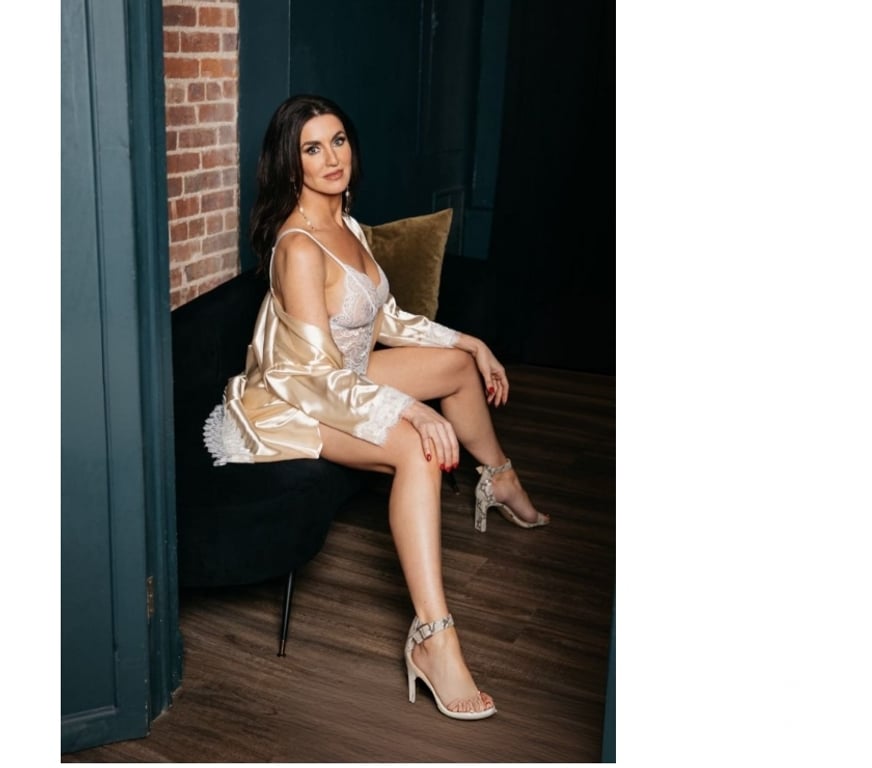 Escorts Kent Tonbridge and Malling - Photos for Sabrina, The most passionate kisses for your complete