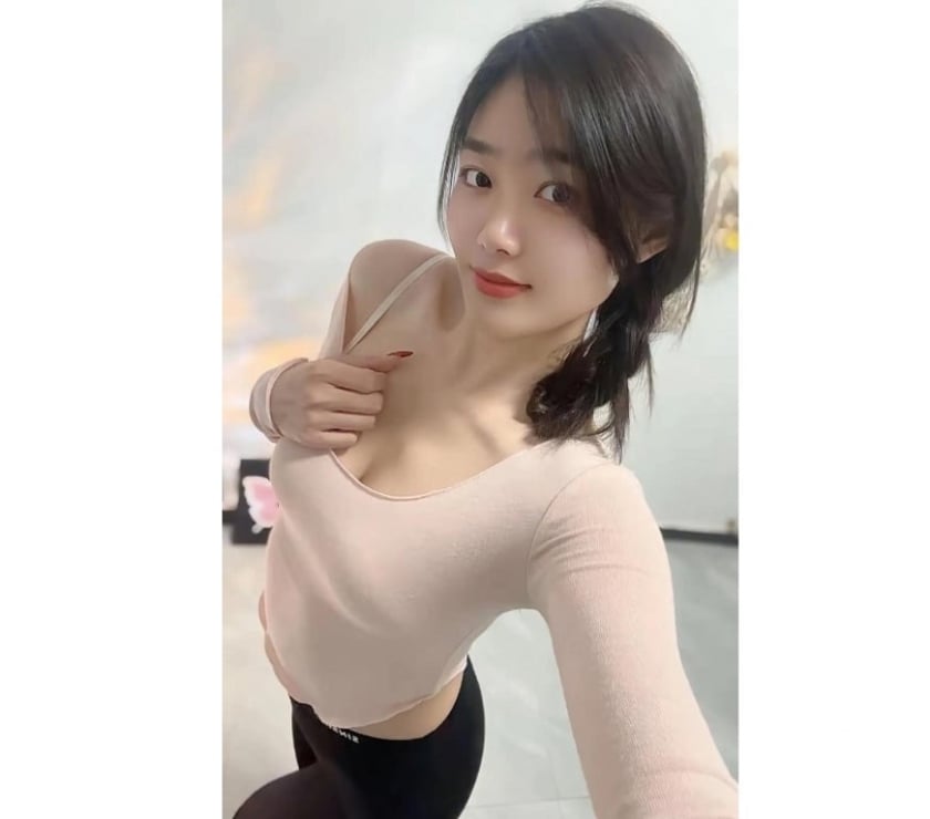 Escort Shadwell Station East London - Photos for 🍑 Asian Girl– Tight, Sweet & Addictive 💦
