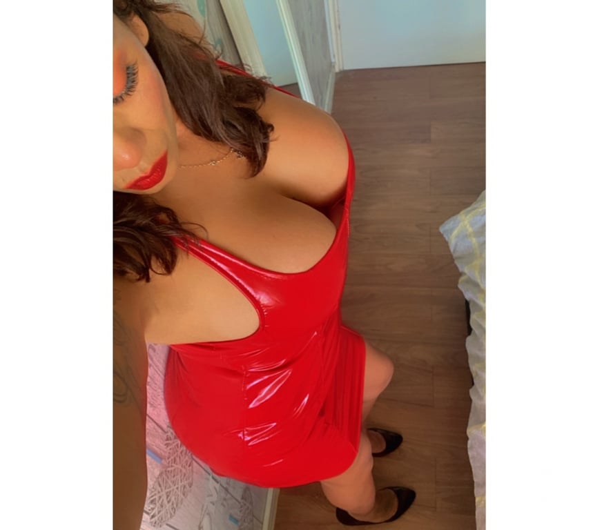 Escorts Hertfordshire Stevenage - Photos for Sweet Trans Frida in Stevenege available now .