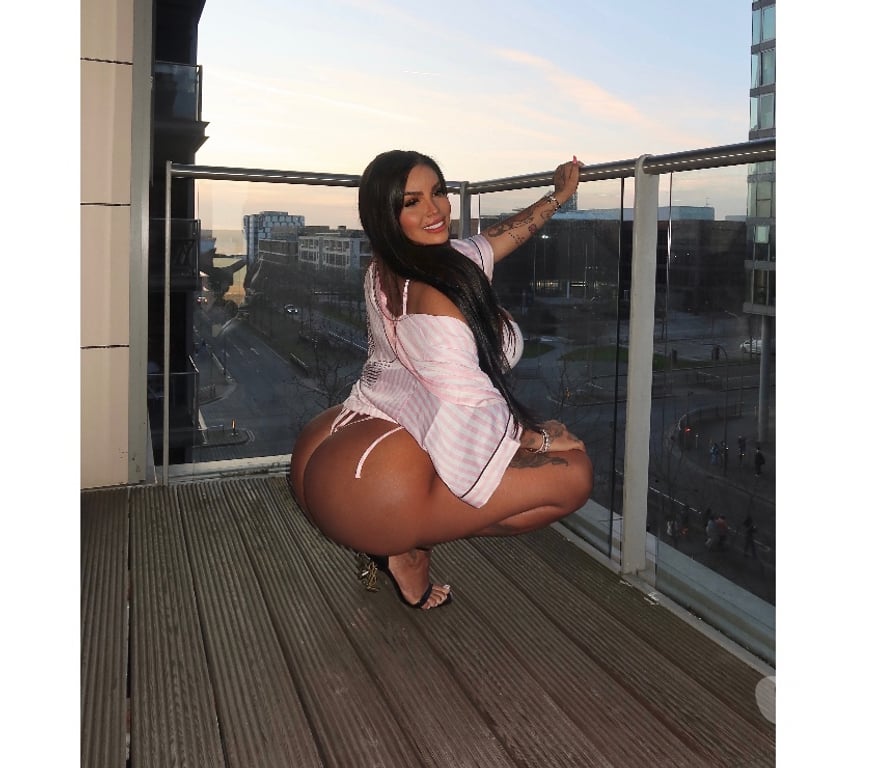 Escorts Reading Reading Town Centre - Reading - Photos for 🍑 BIG BOTTOM BRAZILIAN TAINÁ 🇧🇷