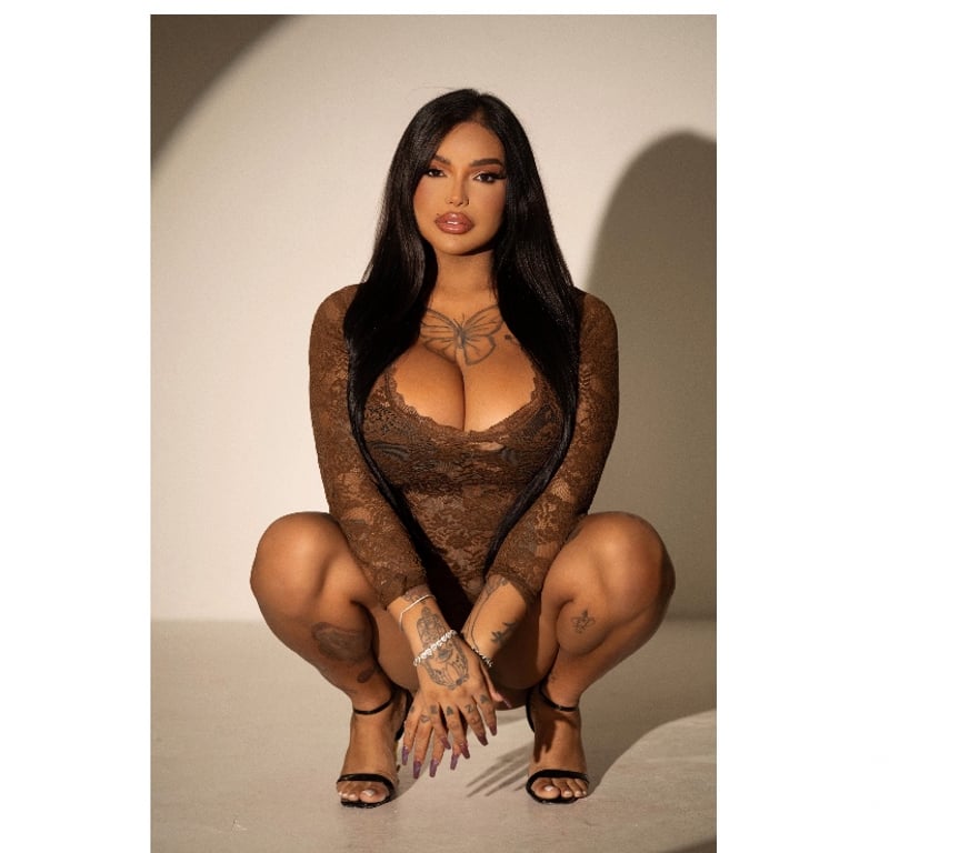 Escorts West Midlands Birmingham - Photos for 🍑 BIG BOTTOM BRAZILIAN TAINÁ 🇧🇷