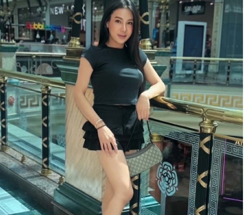 Huge Thrill awaits you with Busty Curvy Thai TS Ladyboy x