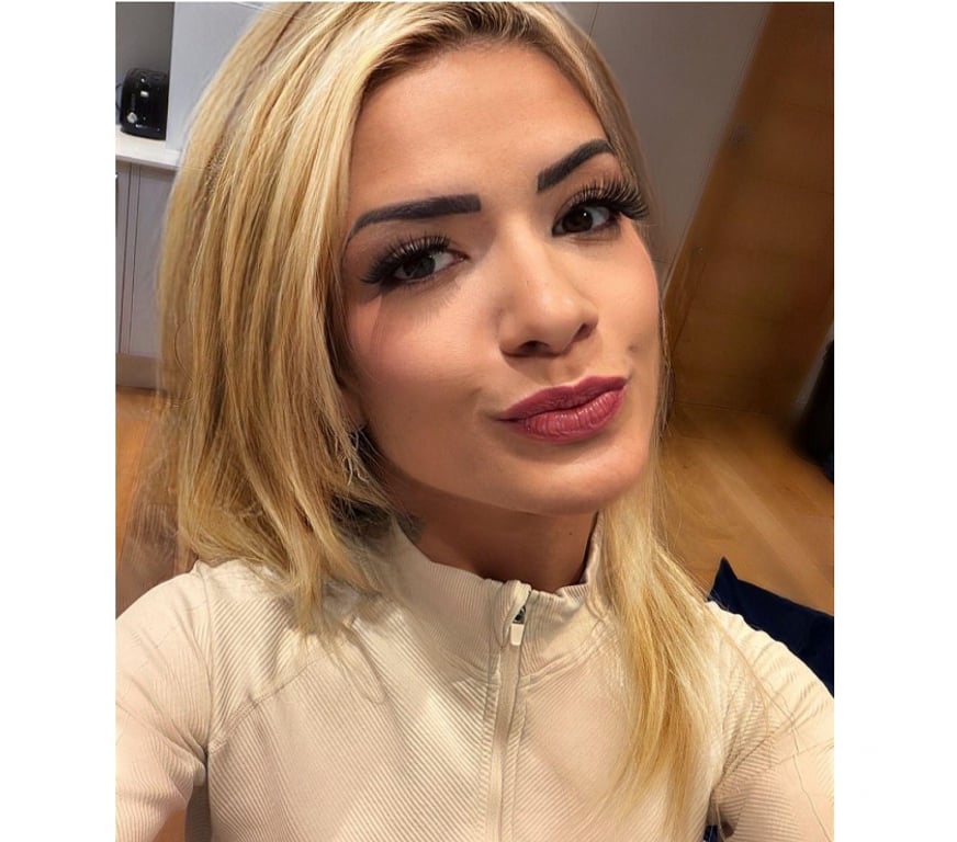 Escorts Kent Ashford - Photos for Ivy | Party Girl