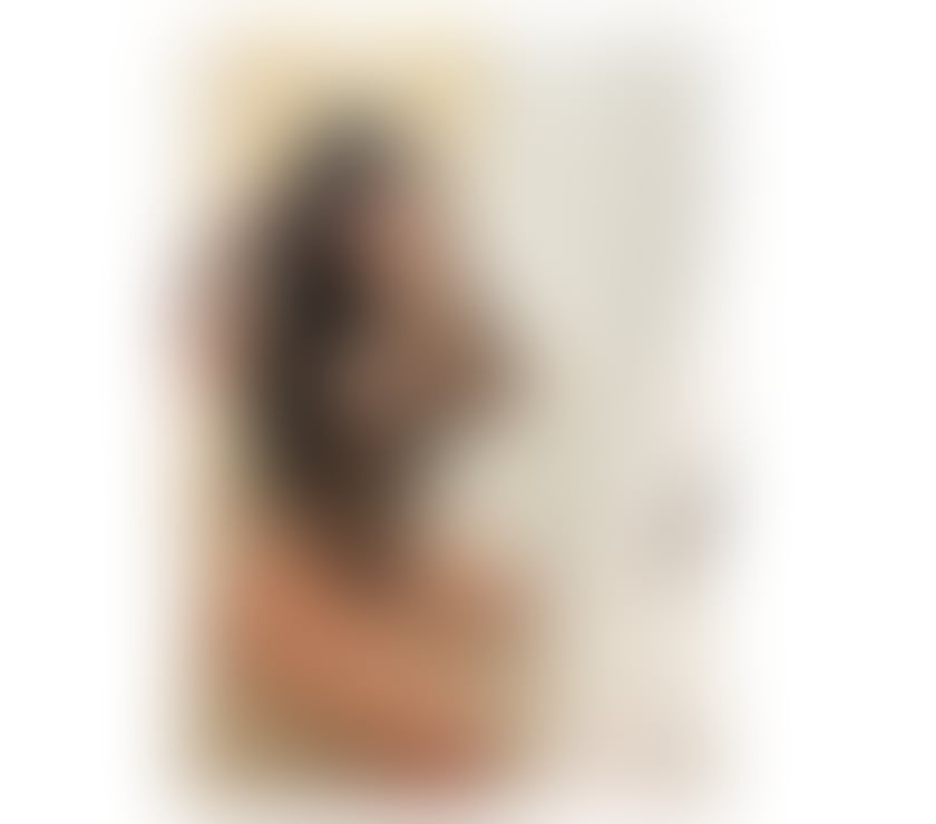 Hi I,m Emma now în Town