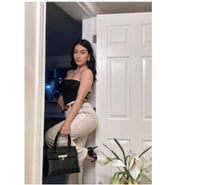 Brazilian brunette with a big butt 🇧🇷