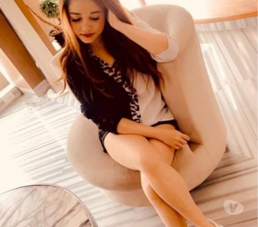 Escorts West London Barons Court Station - West London - Photos for 🥰Indian medical student in your town 🔥