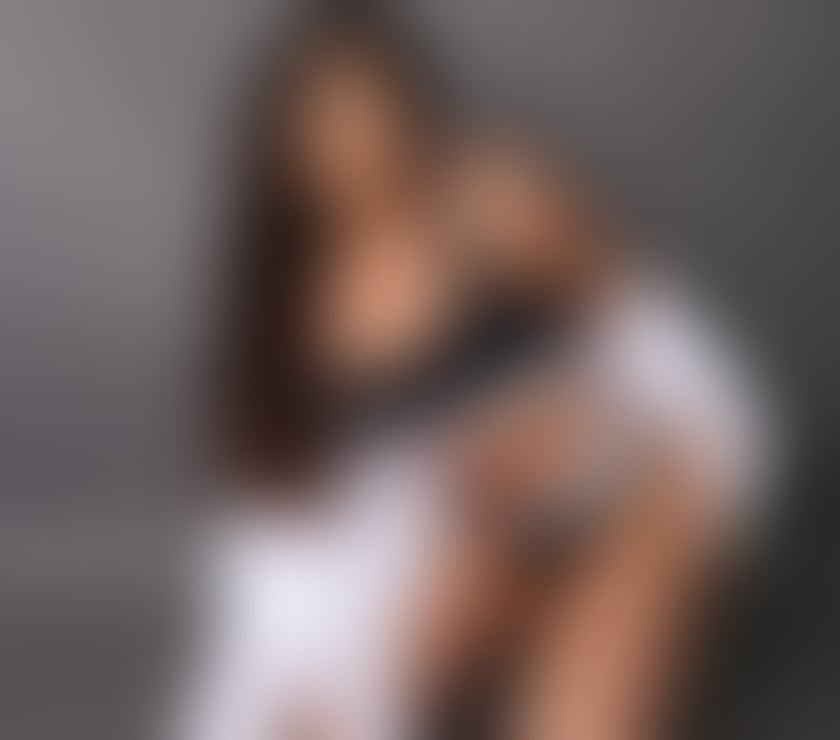 Escorts South West London Chelsea - South West London - Photos for MIA PARTY GIRL AND GFE