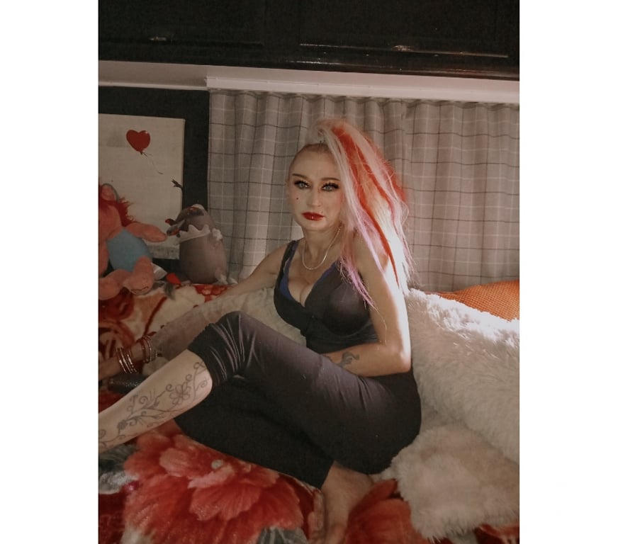 Adult Entertainment Bristol Bristol City Centre - Bristol - Photos for Roxanna Live Adult Fun Whattsapp me.07393244991