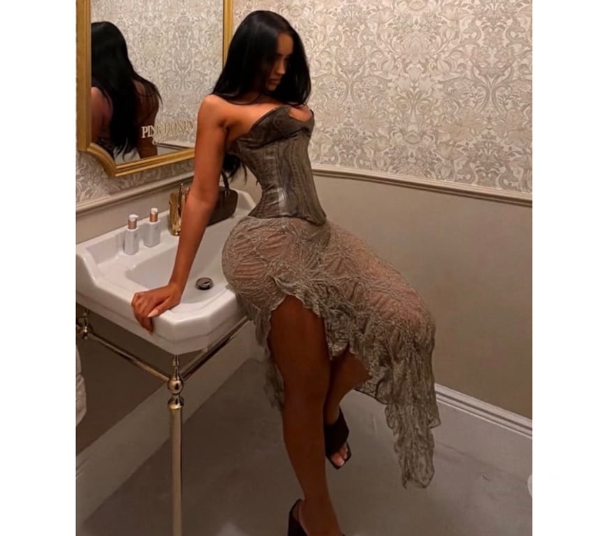 Escorts Kent Medway - Kent - Photos for Hello, I'm Sofia, a Latin bombshell.