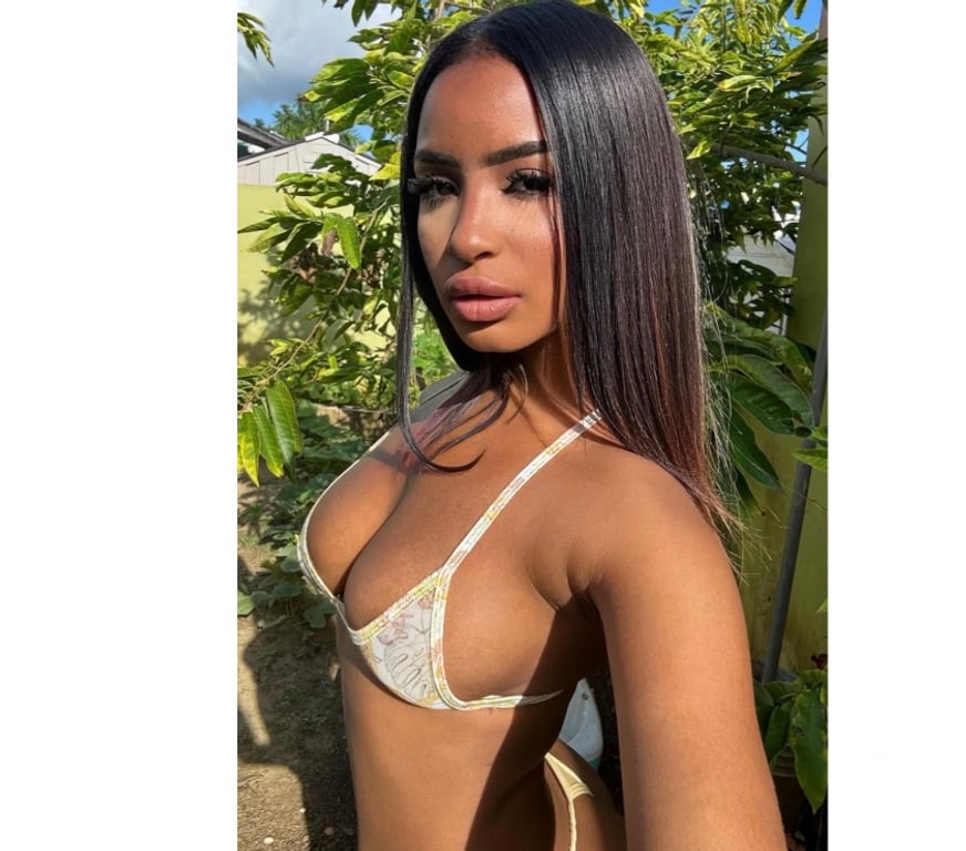 Escorts South West London Sutton - Photos for 🇧🇷SEXY BELLA HOT PARTYGIRL IN WELLINGTON ☎️