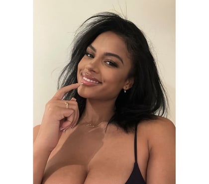  Escorts Aldgate East East London - Photos for SOPHIA 🍒🎉🇧🇷 GIRLFRIEND