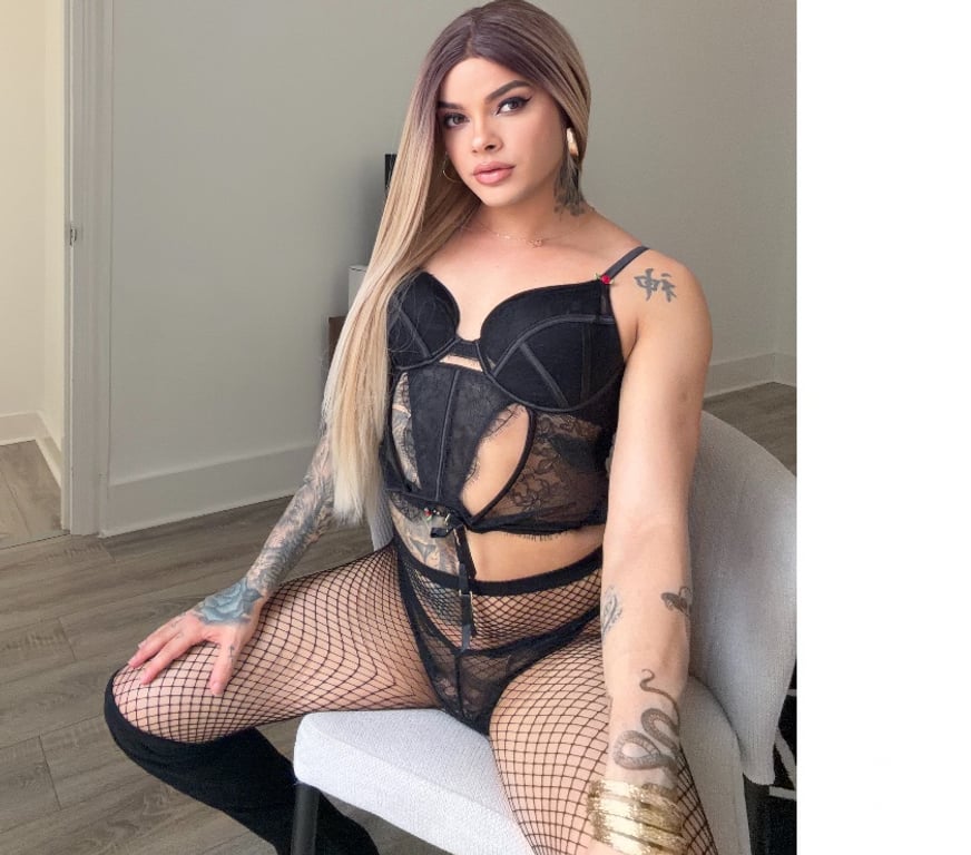 Trans Escorts Cheshire East Crewe - Cheshire East - Photos for I'm a beautiful girl. Female TS curves