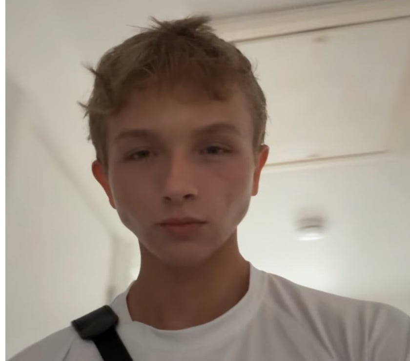 Escorts Hampshire Rushmoor - Photos for Straight 19 year old, 6ft tall blue eyes blonde hair