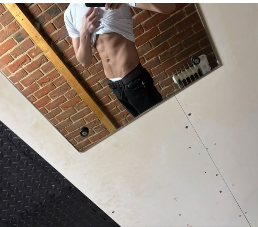 Escorts Hampshire Rushmoor - Photos for Straight 19 year old, 6ft tall blue eyes blonde hair