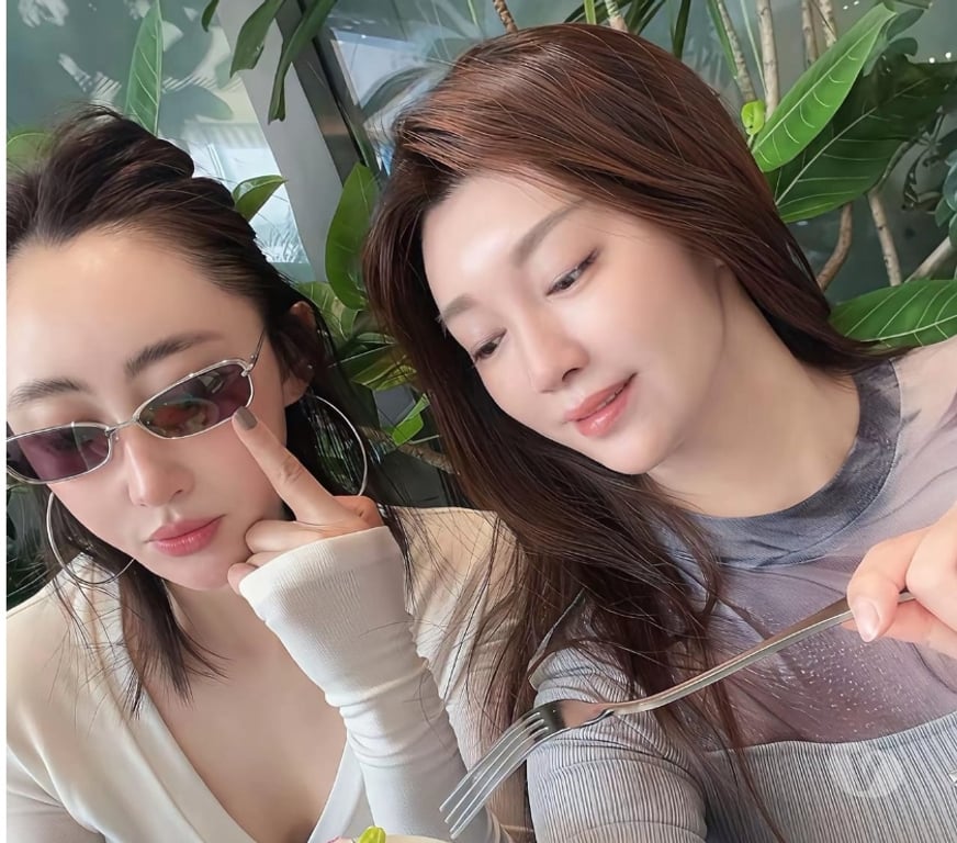 Escorts Glasgow Hyndland - Glasgow - Photos for 🌟 Mature Companion · Relaxed & Private 🌟07729462569