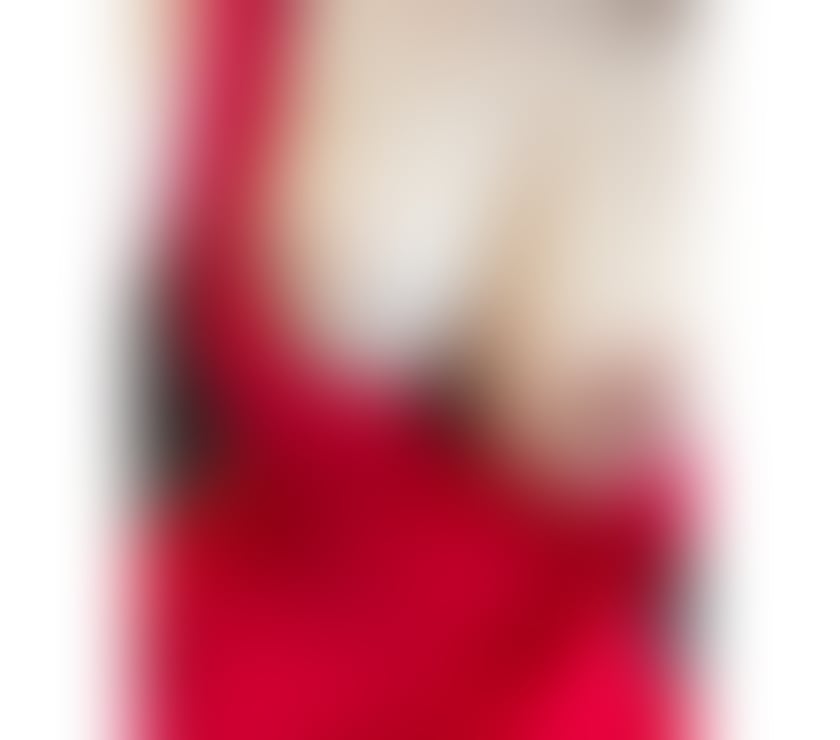 🎁 beautiful Asian woman is in town