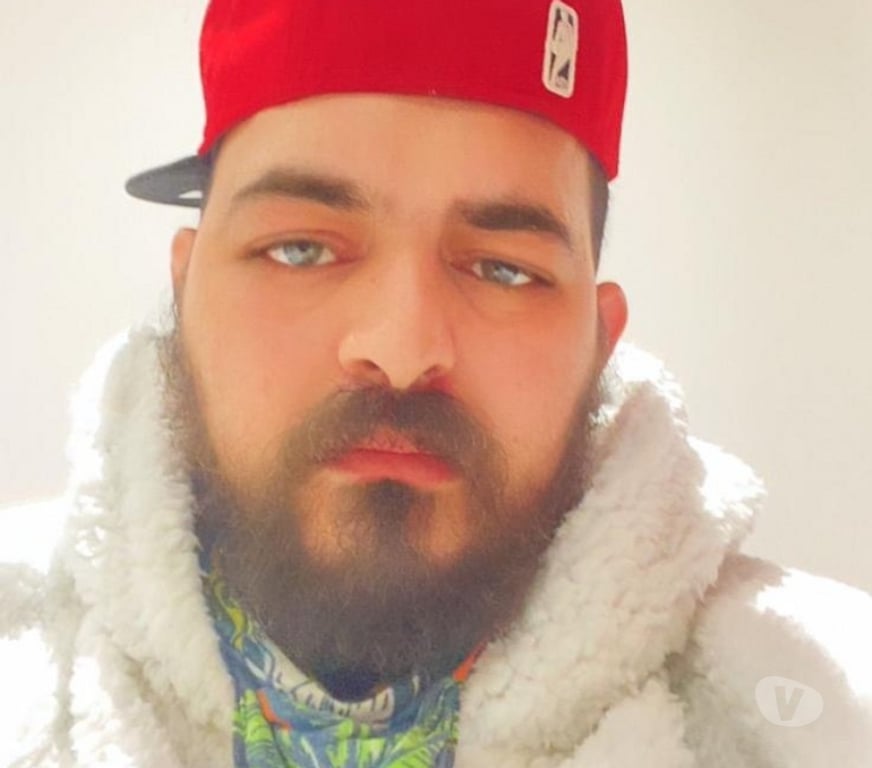 Escorts West London Hillingdon - Photos for my name is peter i hope you find right person text me massge