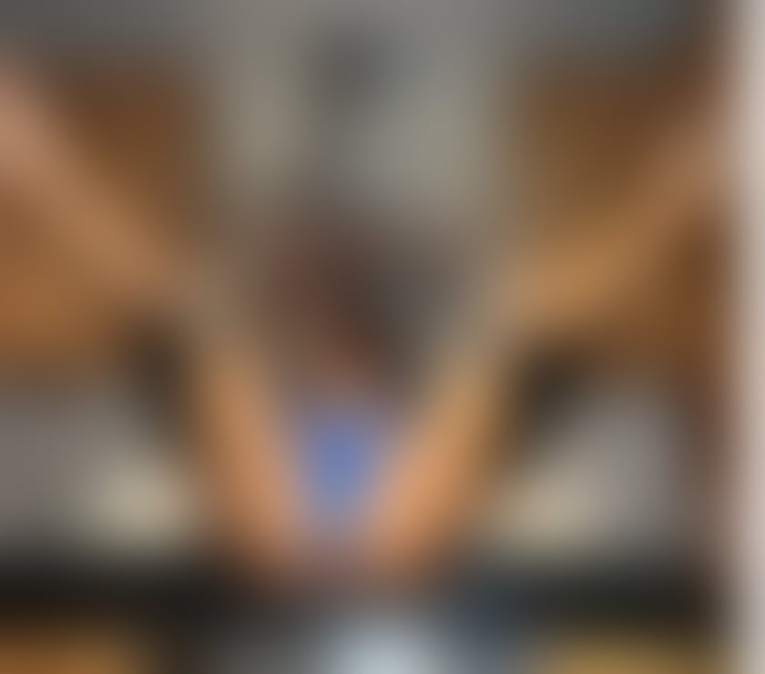 Escorts Buckinghamshire Milton Keynes - Photos for Elizabeth incall brunette tall beauty