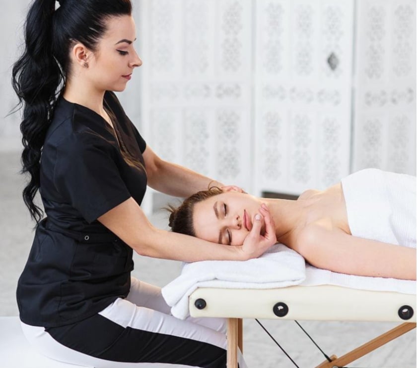 Photos for oriental Indian and Spanish Therapist for an amazing massage