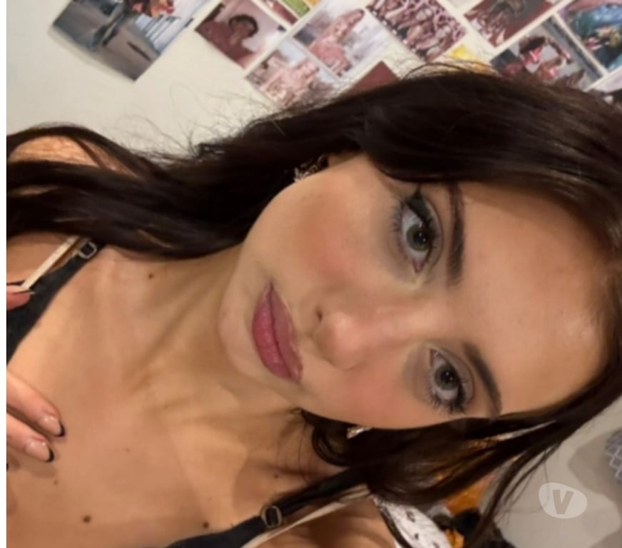 Adult Entertainment East London Canary Wharf - East London - Photos for 18 year old petite brunette (i verify)