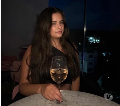 Adult Entertainment Canary Wharf East London - Photos for 19 year old curvy brunette (i verify)