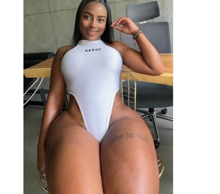 Escorts West Midlands Birmingham - Photos for 🍑MIA 🎉COLOMBIANA 👙