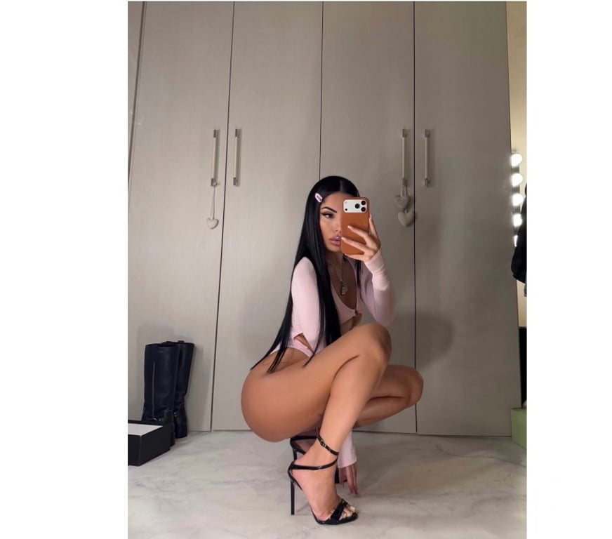 Escorts Essex Basildon - Photos for Party girls for outcall