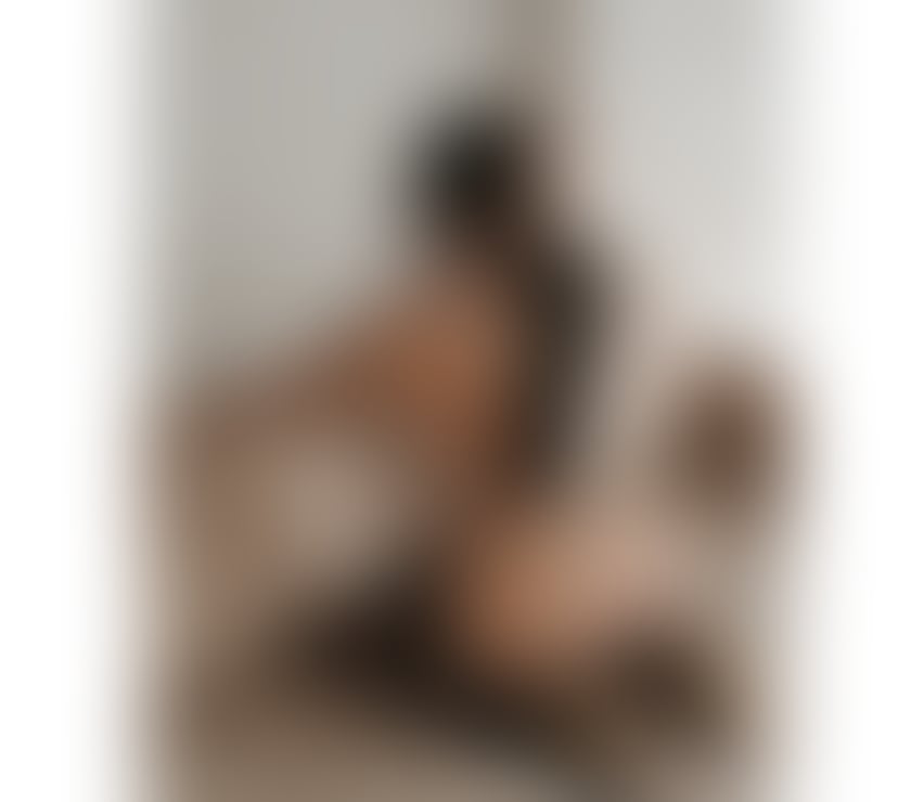 Escorts Hinxton South Cambridgeshire - Photos for We are ready for outcall party