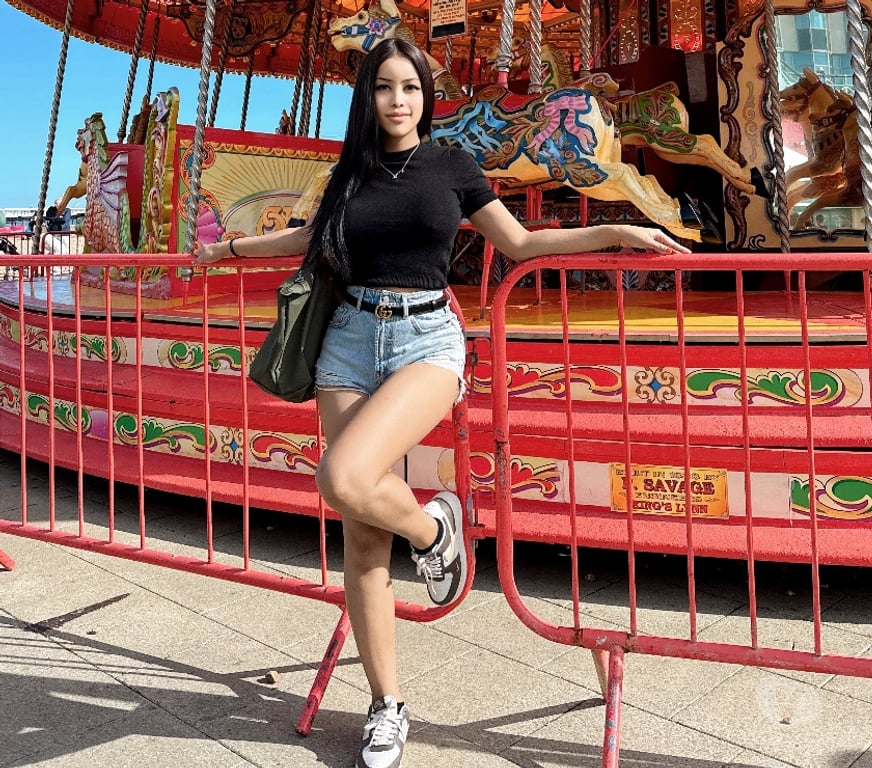 Escorts Glasgow Glasgow City Centre - Glasgow - Photos for Helen Thai Sexy girl Real Pic100% call 📲📲