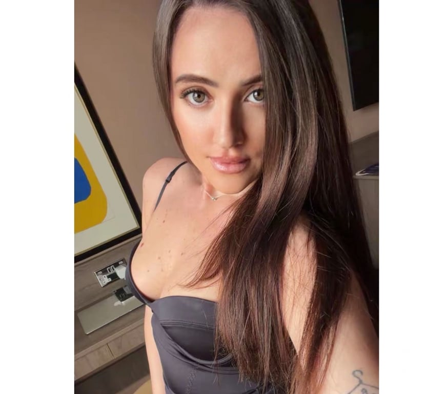 Escorts Surrey Runnymede - Photos for Barbara The Queen of BDSM STRAPON ⛓️🕯️📞