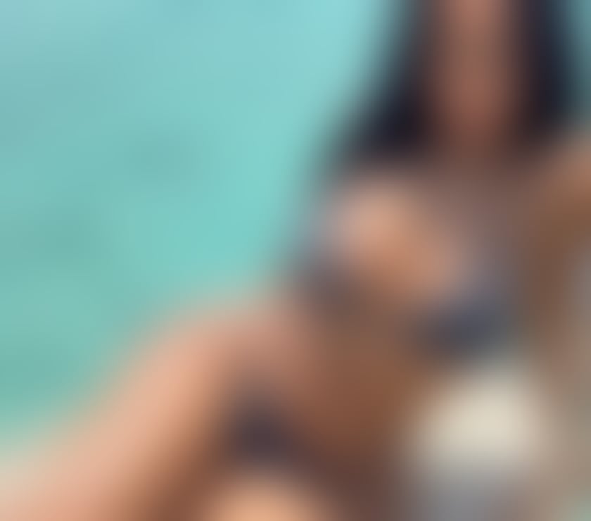 Playful girl in tow🥳😅🔥good A leve kiss Owo💯