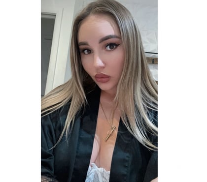 Escorts West Kensington Station West London - Photos for Massage with the beautiful Lola in Kensington High Stree