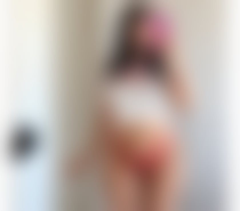 Bia Private Moments with a Refined Beauty