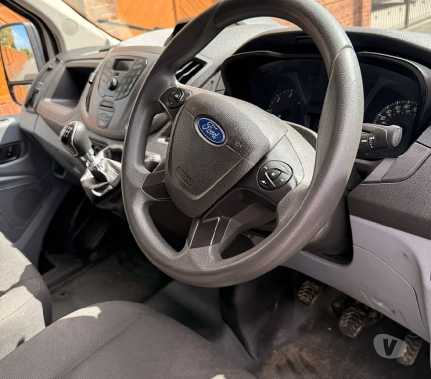 vans for sale South Yorkshire Sheffield - Photos for Ford Transit White 2018 in good condition, taxed and MOT,