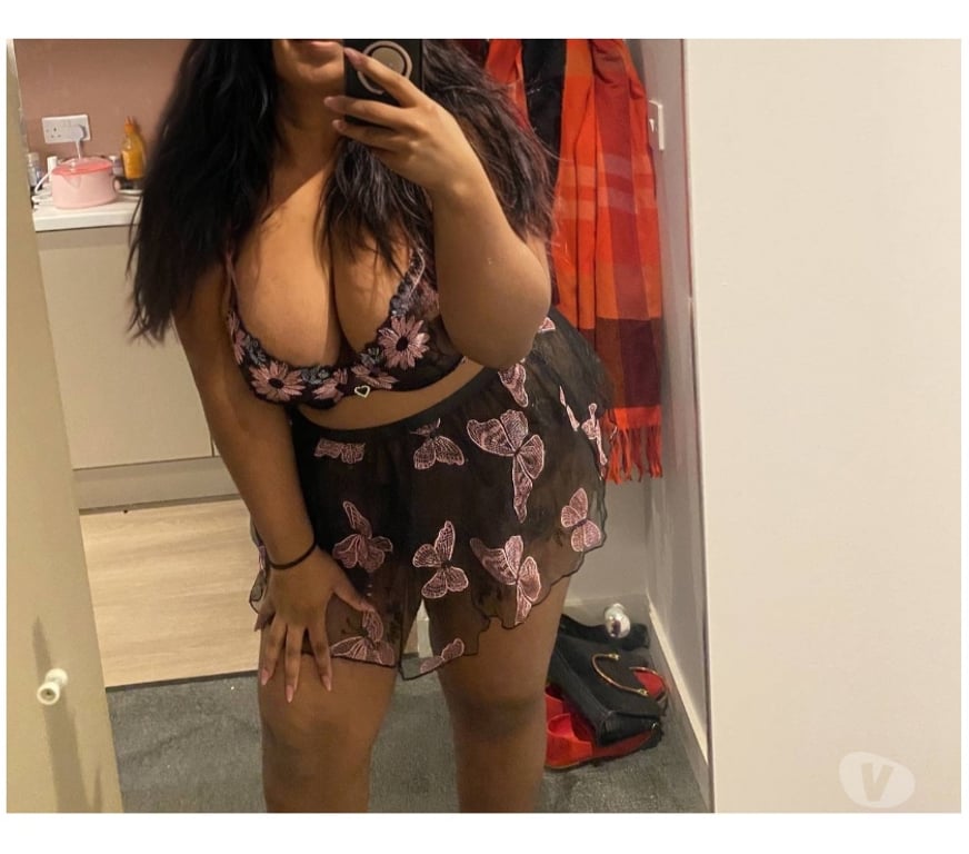 Escorts East London Aldgate East - East London - Photos for Curvy Tease Indian Princess 🔥 BJ addicted 💦