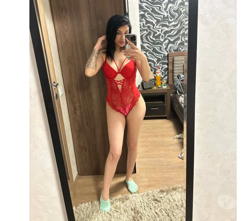 Escorts South East London Croydon - Photos for HEY RAYSA BRUNETTE 19 PARTY