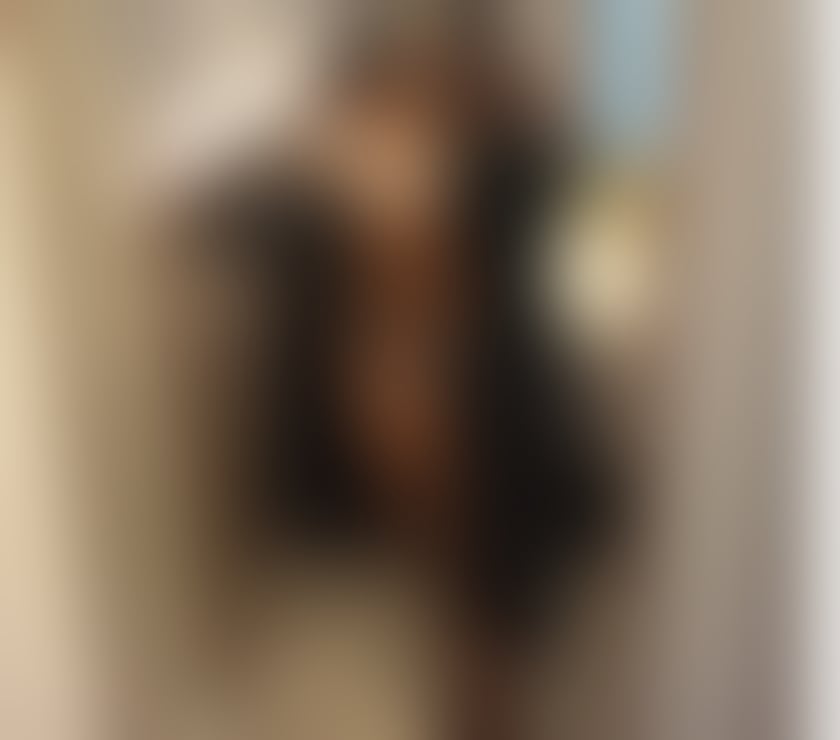 Escorts Central London Tower Hill - Central London - Photos for Ebony Canadian Emily visiting London Bridge