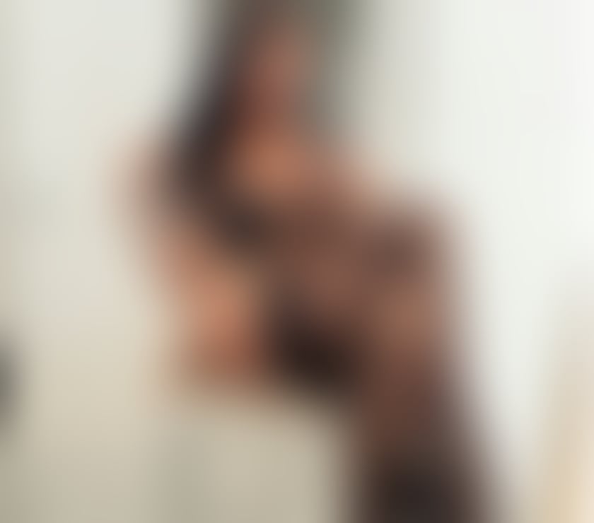 Photos for Izza! New în town! No rush