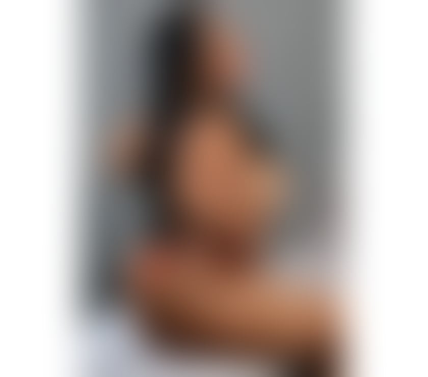 Escorts East London Stratford - DLR Station - East London - Photos for Very horny brunette