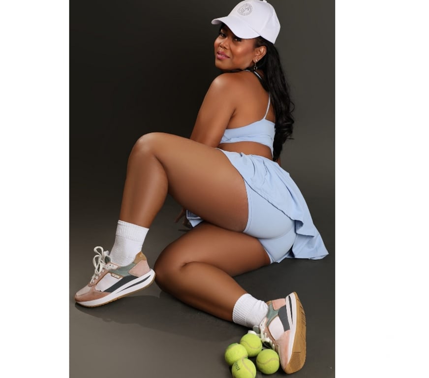 Escorts East London Stratford - DLR Station - East London - Photos for Very horny brunette