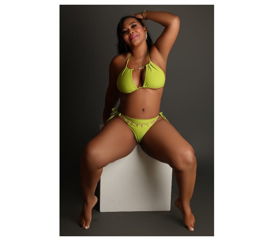 Escorts East London Stratford - DLR Station - East London - Photos for Very horny brunette