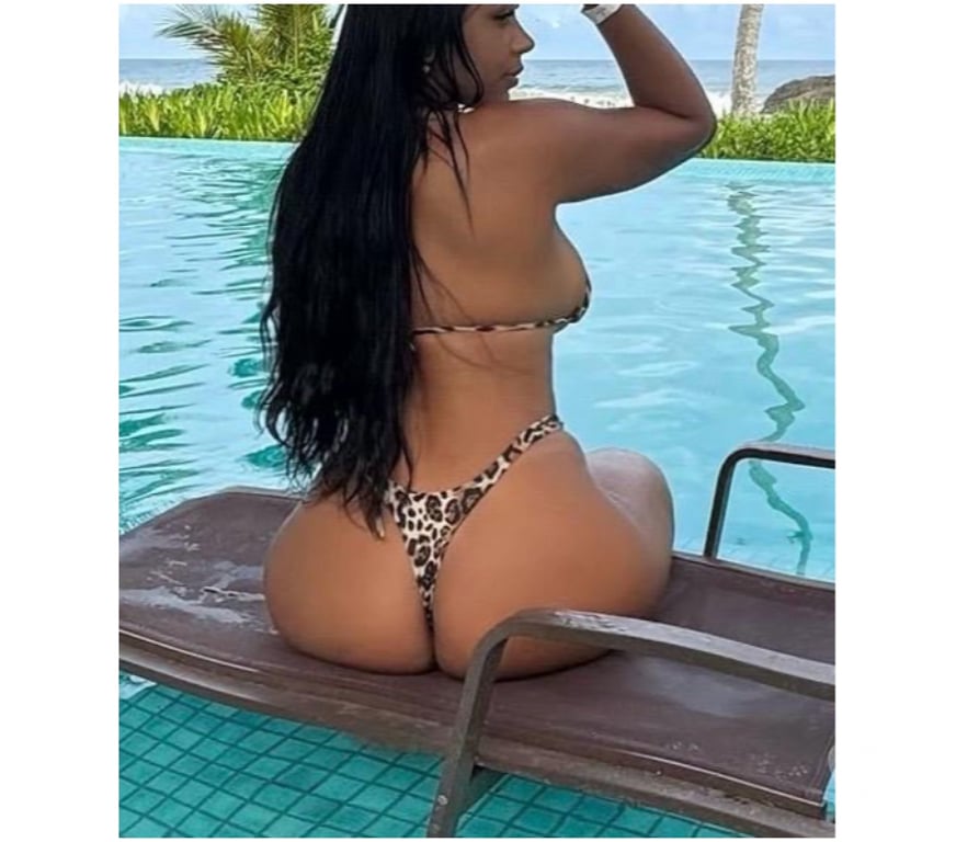 Escorts East London Aldgate East Station - East London - Photos for BRUNNETTE BIG ASS LATINA🔥🌶️FREE NOW