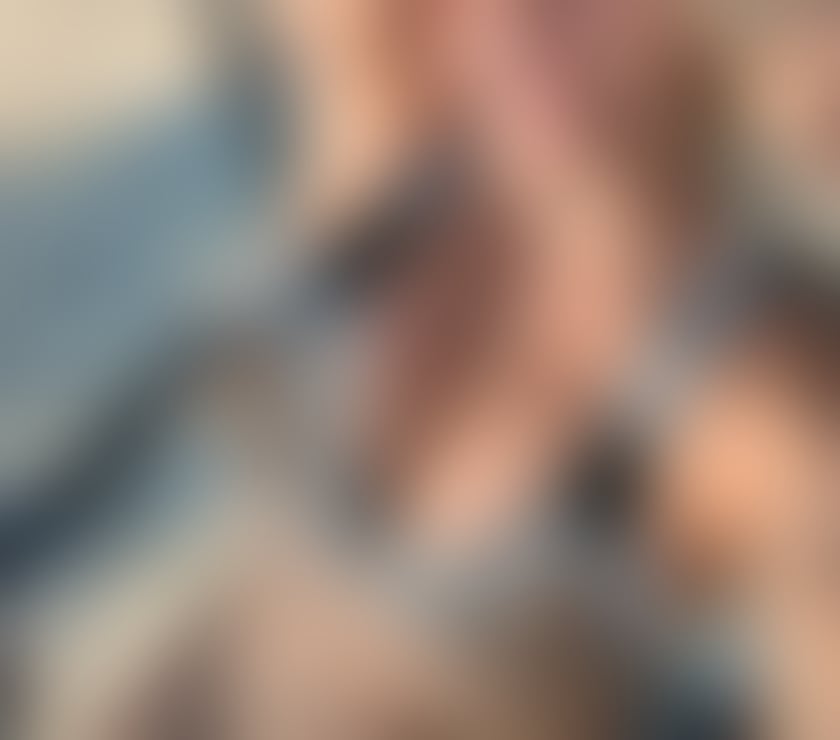 NAUGHTY BLONDE ESSEX MILF