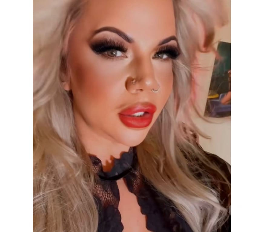 Adult Entertainment Dorset Bournemouth, Christchurch and Poole - Photos for Blonde curvy lady for online fun :)