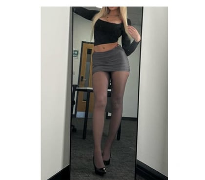 Escort Swansea City Centre Swansea - Wales - Photos for Tinny🫦 REAL GIRL 🔞Party girl🤤 New in town 🤤