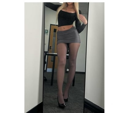 Escort Edinburgh Edinburgh - Photos for Tinny🫦 REAL GIRL 🔞Party girl🤤 New in town 🤤