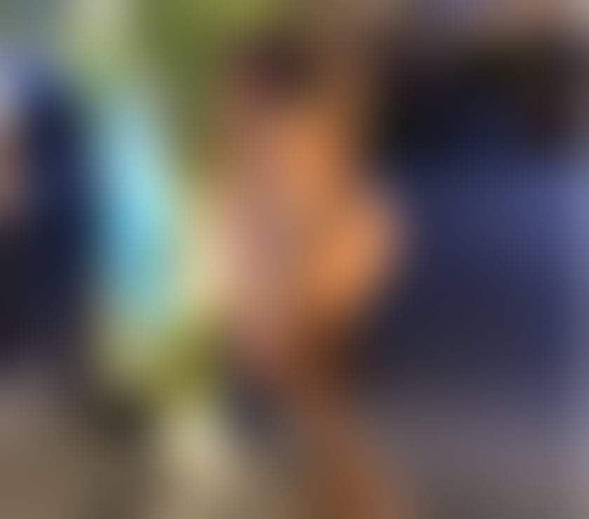 TIFFANY WITH THE CURLY HAIR 🍾🏆🇬🇧