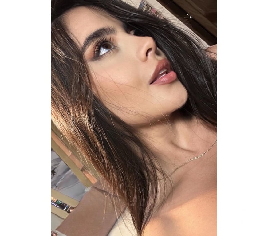 Escorts East London Bow - East London - Photos for BRUNETTE 🌸 SWEET & SEXY 😘 NEW IN TOWN